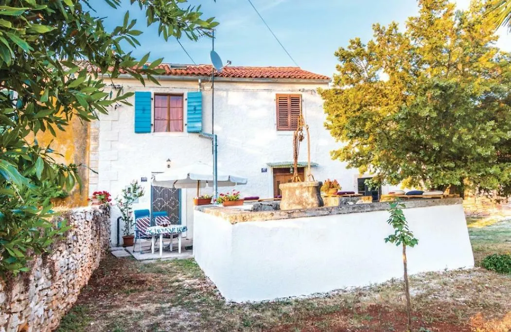 Dvori Apartment Marcana