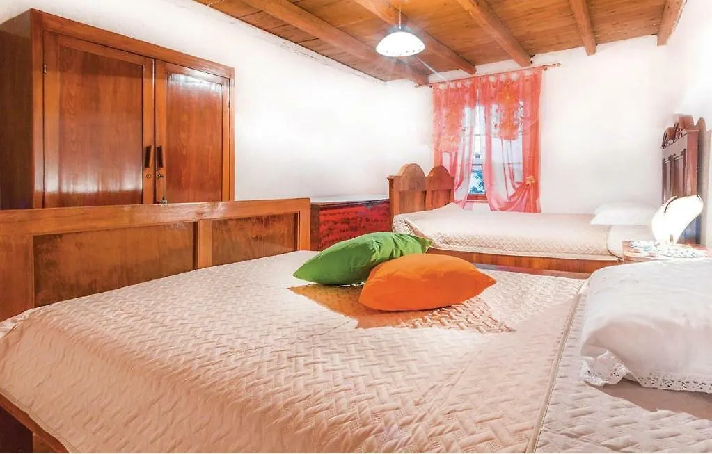 Dvori Apartment Marcana