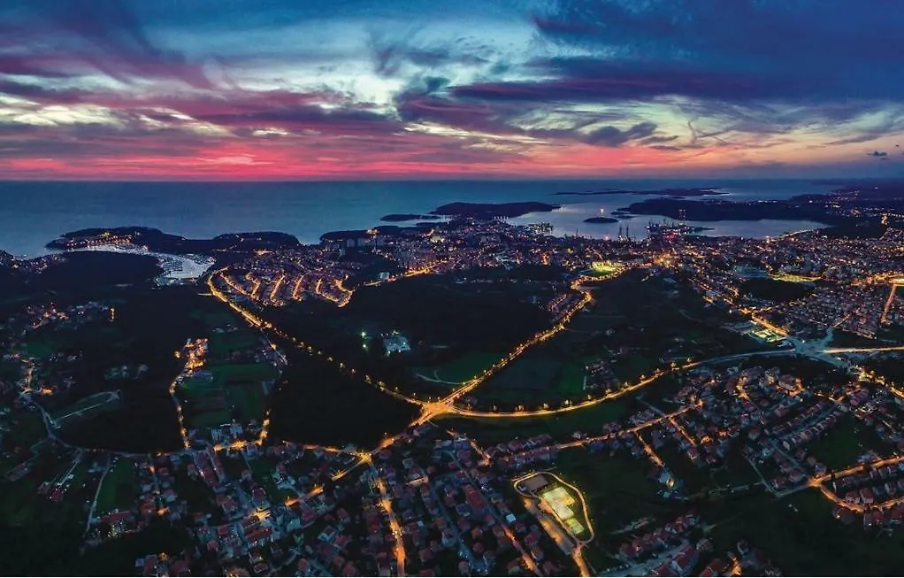 Dvori Apartment Marcana