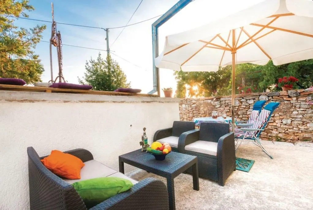 Dvori Apartment Marcana 0*,  Croatia