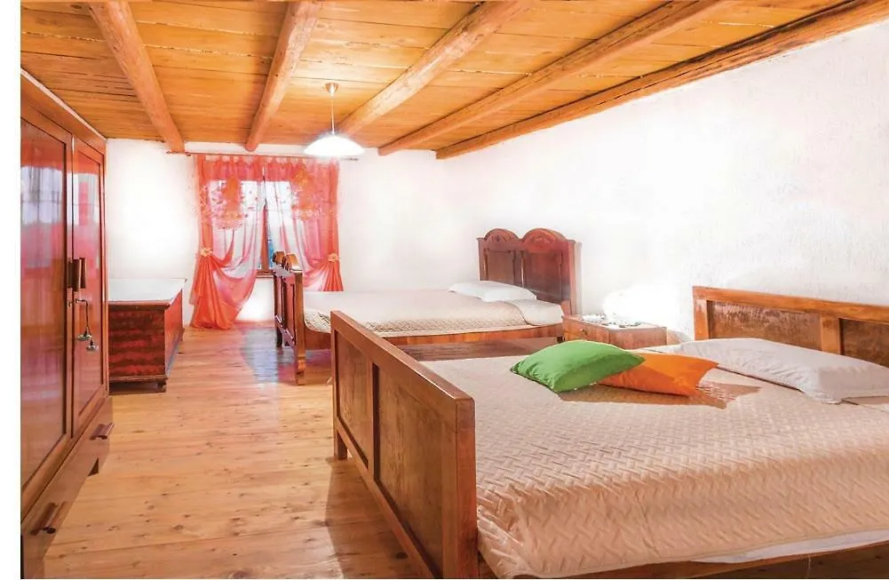 Dvori Apartment Marcana
